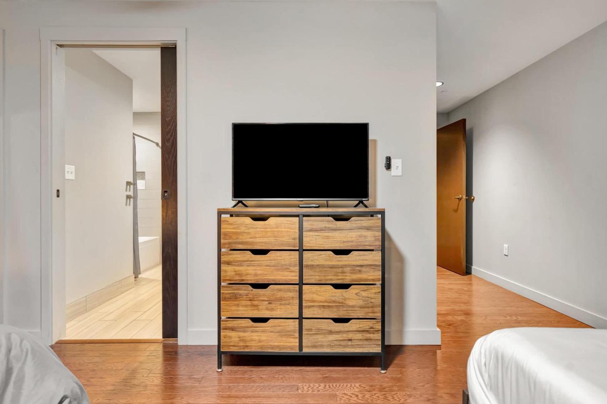 Apartment Ideal Spot Near 4th Street Live & Local Dining Louisville