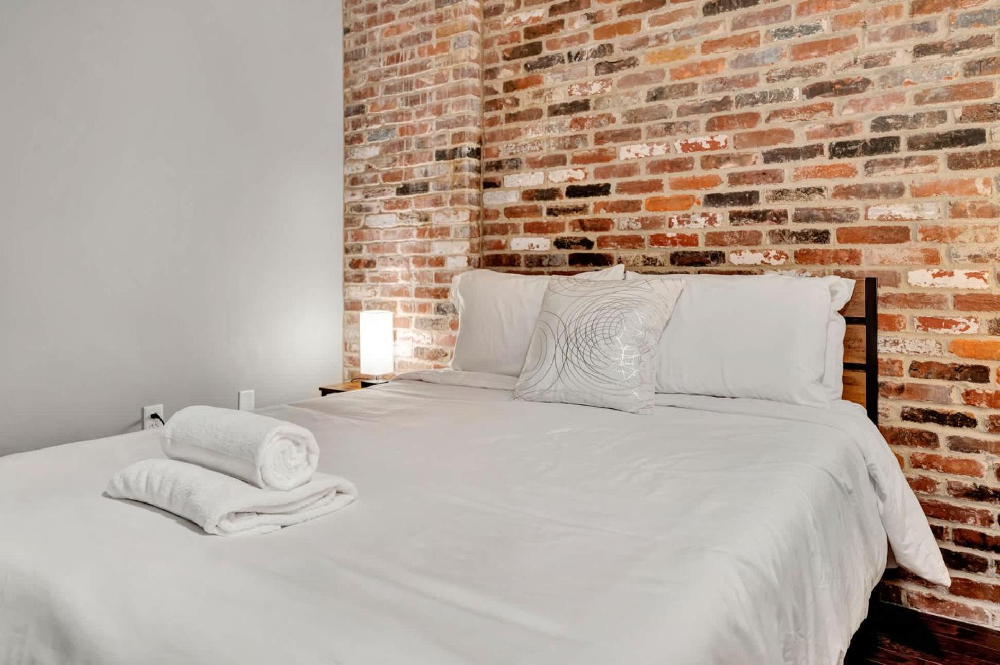 Apartment Ideal Spot Near 4th Street Live & Local Dining