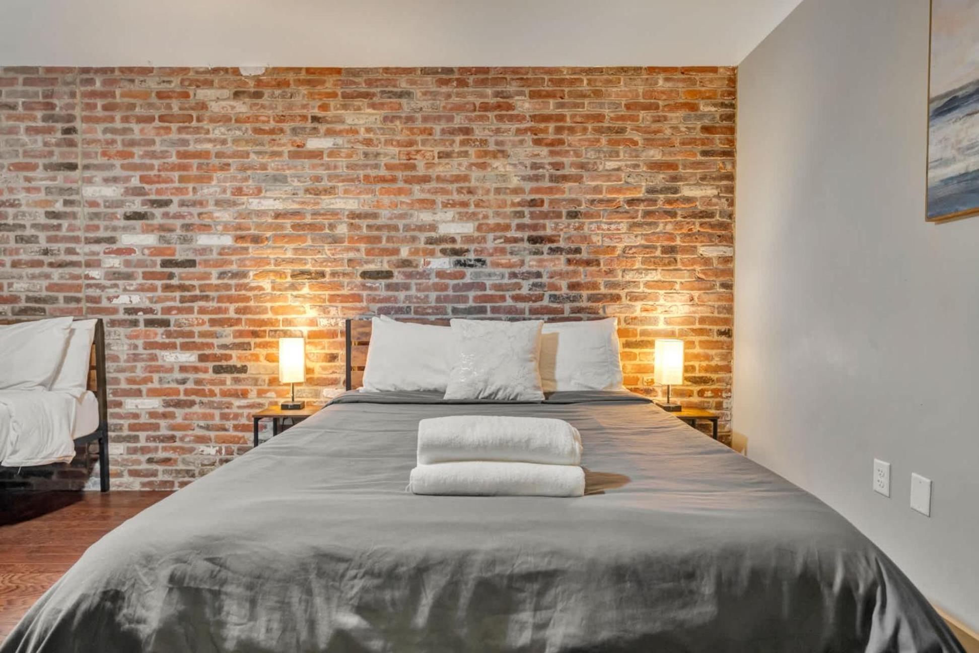 Ideal Spot Near 4th Street Live & Local Dining Apartment Louisville
