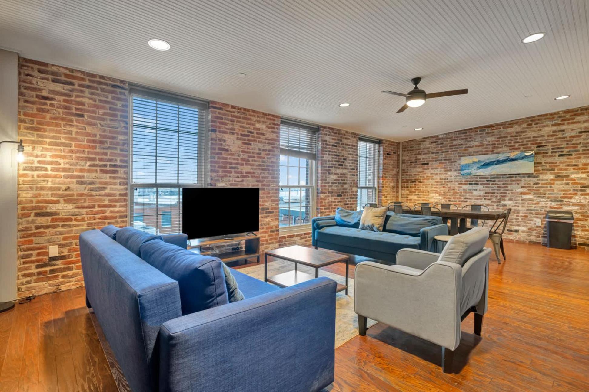 Apartment Ideal Spot Near 4th Street Live & Local Dining *